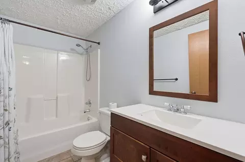 Bath - 410 E Pine Needle Ave, Colbert, WA 99005 photo 3 of 3