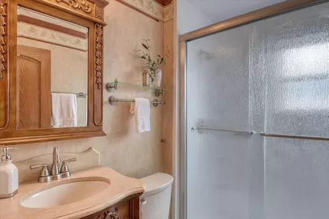 Bath - 1128 E Gordon Ave, Spokane, WA 99207 photo 1 of 1