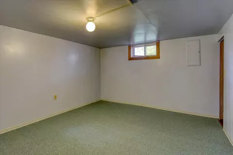 Bedroom - 1128 E Gordon Ave, Spokane, WA 99207 photo 2 of 2