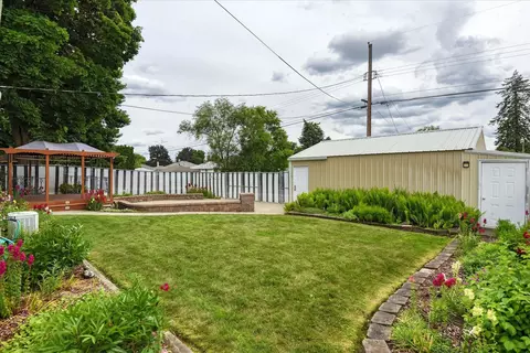 Exterior - 1128 E Gordon Ave, Spokane, WA 99207 photo 5 of 8