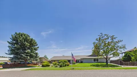 4710 Desert Plateau Dr, Pasco, WA 99301