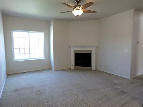 Living - 2355 NW Ridgeline Dr, Pullman, WA 99163 photo 2 of 2