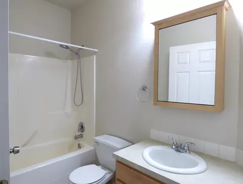Bath - 2355 NW Ridgeline Dr, Pullman, WA 99163 photo 8 of 8