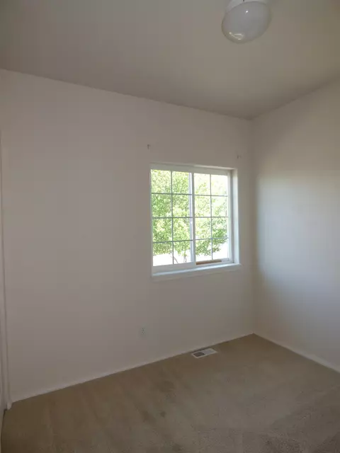 Bedroom - 2355 NW Ridgeline Dr, Pullman, WA 99163 photo 6 of 7
