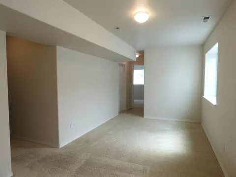 Living - 2355 NW Ridgeline Dr, Pullman, WA 99163 photo 1 of 2