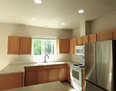Kitchen - 2355 NW Ridgeline Dr, Pullman, WA 99163 photo 1 of 4
