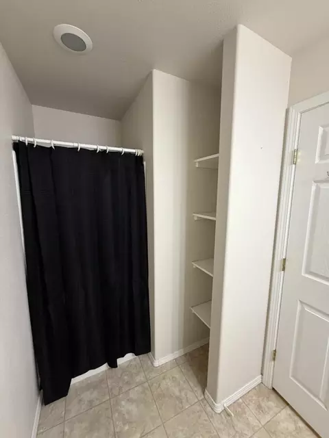 Bath - 2355 NW Ridgeline Dr, Pullman, WA 99163 photo 2 of 8