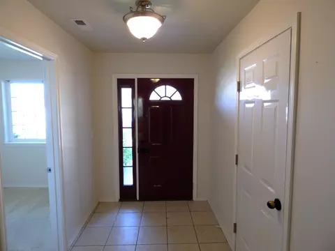 Entry Way - 2355 NW Ridgeline Dr, Pullman, WA 99163 photo 1 of 2