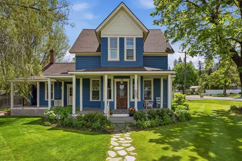 233 W Pacific St, Rockford, WA 99030