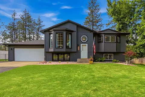 122 E Wynot Dr, Nine Mile Falls, WA 99026