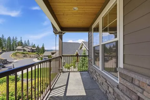 Exterior - 1211 E Quartz Ln, Spokane, WA 99208 photo 9 of 9