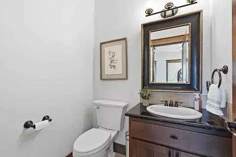Bath - 1211 E Quartz Ln, Spokane, WA 99208 photo 1 of 4