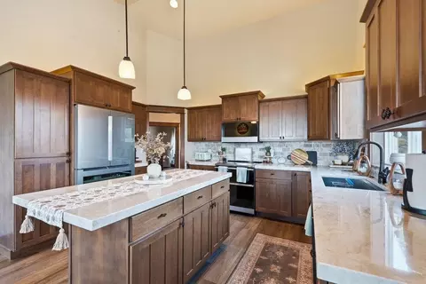 Kitchen - 1211 E Quartz Ln, Spokane, WA 99208 photo 1 of 4