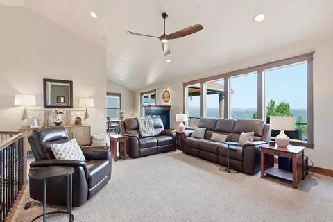 Living - 1211 E Quartz Ln, Spokane, WA 99208 photo 1 of 4