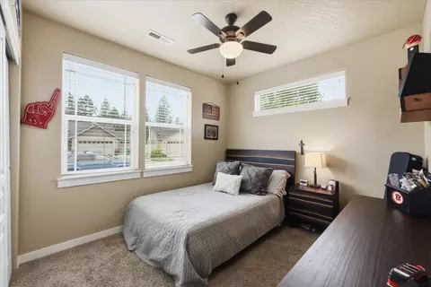 Bedroom - 4520 E 22nd Ct, Spokane, WA 99223 photo 3 of 4
