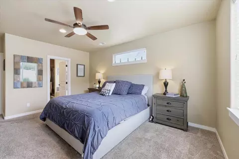 Bedroom - 4520 E 22nd Ct, Spokane, WA 99223 photo 2 of 4
