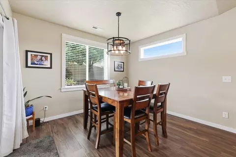 Dining - 4520 E 22nd Ct, Spokane, WA 99223 photo 1 of 2