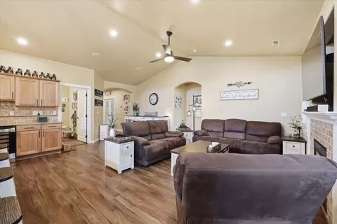 Entry Way - 4520 E 22nd Ct, Spokane, WA 99223 photo 3 of 5