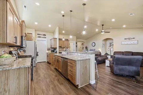 Entry Way - 4520 E 22nd Ct, Spokane, WA 99223 photo 5 of 5