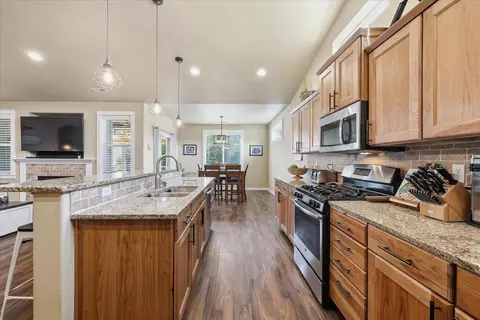 Kitchen - 4520 E 22nd Ct, Spokane, WA 99223 photo 3 of 3