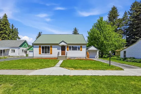 306 W Steptoe Ave, Oakesdale, WA 99158