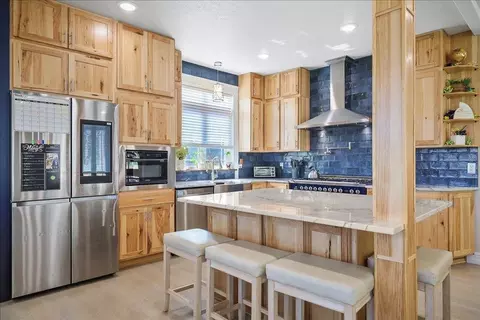 Kitchen - 5710 E Greenbluff Rd, Colbert, WA 99005 photo 1 of 7