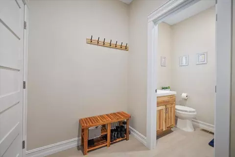 Entry Way - 5710 E Greenbluff Rd, Colbert, WA 99005 photo 2 of 2