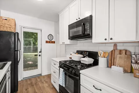 Kitchen - 3811 E 25th Ave, Spokane, WA 99223 photo 1 of 3