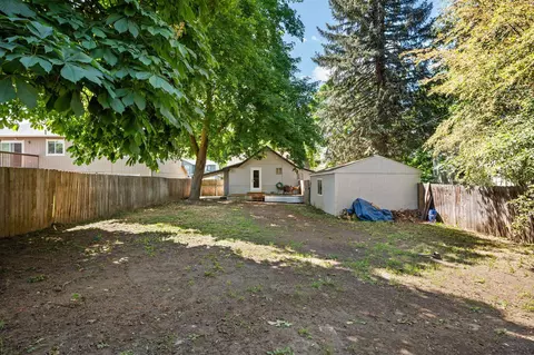 Exterior - 3811 E 25th Ave, Spokane, WA 99223 photo 7 of 9