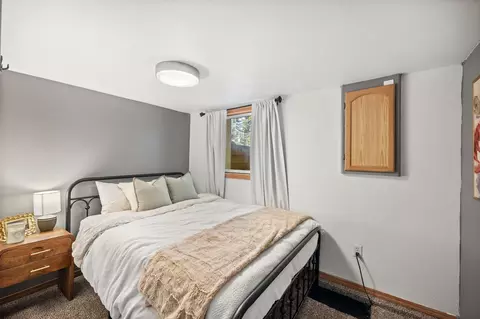 Bedroom - 3811 E 25th Ave, Spokane, WA 99223 photo 3 of 4