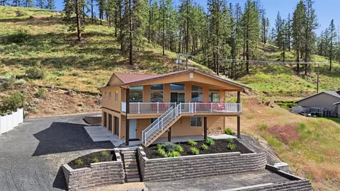 45368 Hanson Harbor N Rd, Wilbur, WA 99185