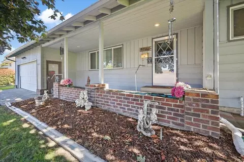 6706 N Drumheller St, Spokane, WA 99205