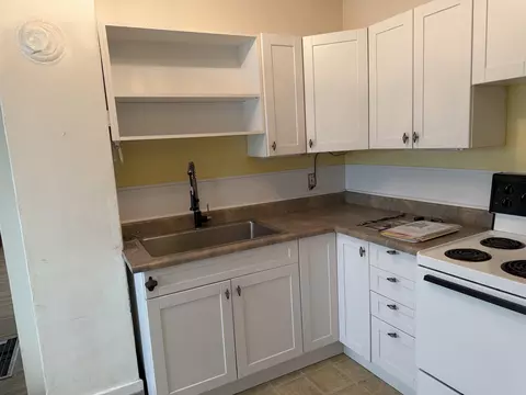 Kitchen - 340 SE High St, Pullman, WA 99163 photo 3 of 3