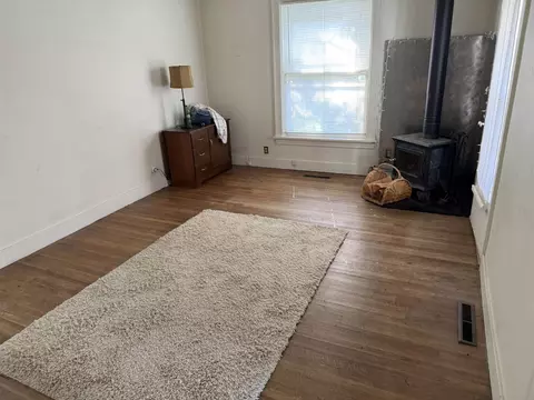 Living - 340 SE High St, Pullman, WA 99163 photo 1 of 4