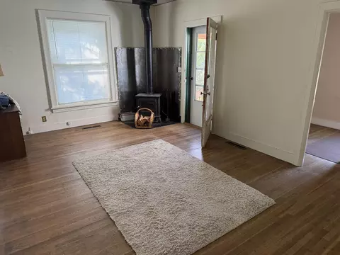 Living - 340 SE High St, Pullman, WA 99163 photo 3 of 4