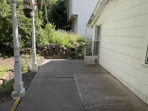 Exterior - 340 SE High St, Pullman, WA 99163 photo 7 of 9