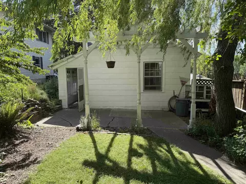Exterior - 340 SE High St, Pullman, WA 99163 photo 8 of 9