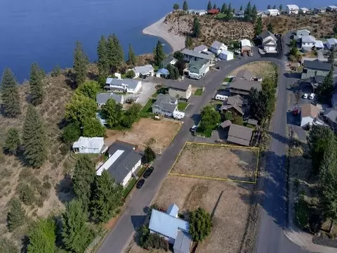 3312 Roosevelt Dr, Seven Bays, WA 99122
