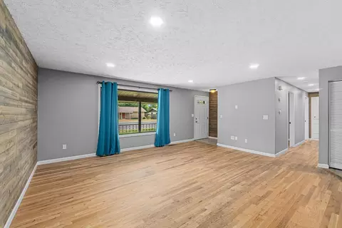 Living - 412 E Cozza Dr, Spokane, WA 99208 photo 2 of 2