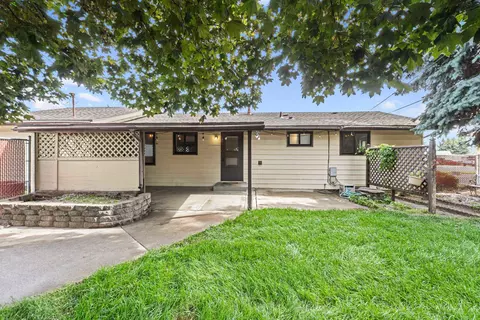 Exterior - 412 E Cozza Dr, Spokane, WA 99208 photo 3 of 10