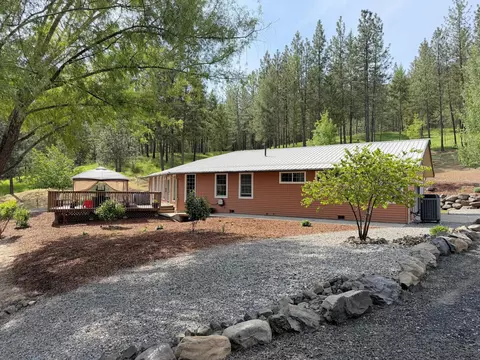 32765 N Rays Pl, Davenport, WA 99122