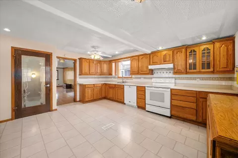Kitchen - 532 E Heroy Ave, Spokane, WA 99207 photo 5 of 6