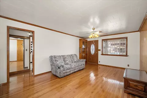 Living - 532 E Heroy Ave, Spokane, WA 99207 photo 1 of 5