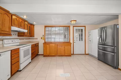 Kitchen - 532 E Heroy Ave, Spokane, WA 99207 photo 4 of 6