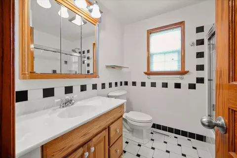 Bath - 532 E Heroy Ave, Spokane, WA 99207 photo 1 of 7