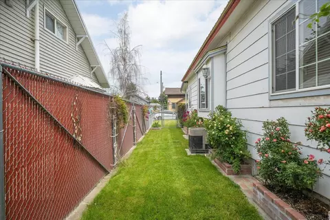 Exterior - 532 E Heroy Ave, Spokane, WA 99207 photo 4 of 6
