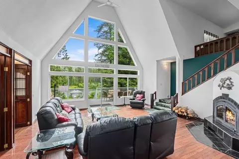 Living - 232 Farber Ln, Cusick, WA 99119 photo 2 of 6