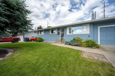Exterior - 721 E Lyons Ave, Spokane, WA 99208 photo 2 of 7