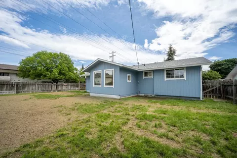 Exterior - 721 E Lyons Ave, Spokane, WA 99208 photo 7 of 7