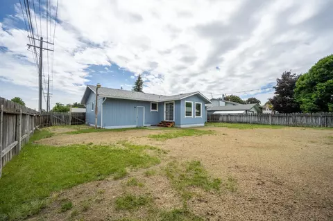 Exterior - 721 E Lyons Ave, Spokane, WA 99208 photo 5 of 7